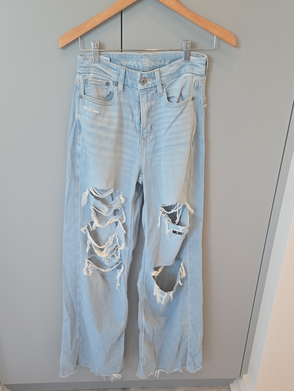 American Eagle Outfitters Light Wash Distressed Wide-Leg Jeans